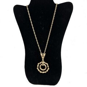 Vtg 70s Taylor LTD Gold Tone Chain Pendant Necklace